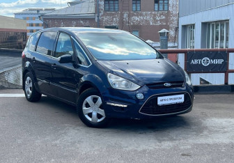 Подержанный автомобиль Ford S-MAX 2011 года (8 фото)