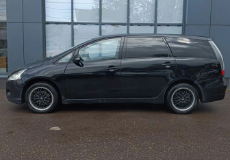 Подержанный автомобиль Mitsubishi Grandis 2007 года (7 фото)