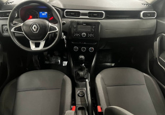 Подержанный автомобиль Renault Duster 2021 года (12 фото)