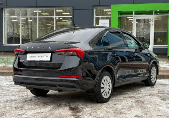 Подержанный автомобиль Skoda Rapid Liftback 2022 года (5 фото)