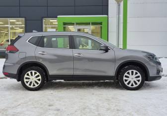 Подержанный автомобиль Nissan X-Trail 2022 года (4 фото)