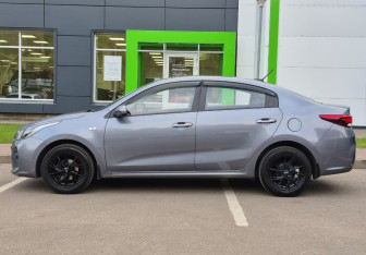 Подержанный автомобиль Kia Rio Sedan 2017 года (7 фото)