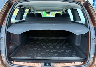 Подержанный автомобиль Renault Duster 2013 года (16 фото)