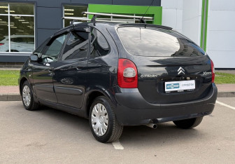 Подержанный автомобиль Citroen Xsara Picasso 2006 года (7 фото)