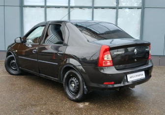 Подержанный автомобиль Renault Logan Sedan 2011 года (4 фото)