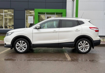 Подержанный автомобиль Nissan Qashqai 2014 года (8 фото)