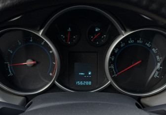 Подержанный автомобиль Chevrolet Cruze Sedan 2012 года (12 фото)