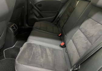 Подержанный автомобиль Volkswagen Golf Hatchback 2012 года (14 фото)