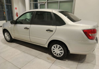 Подержанный автомобиль LADA (ВАЗ) Granta Sedan 2018 года (4 фото)