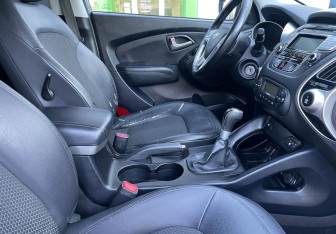 Подержанный автомобиль Hyundai ix35 2012 года (10 фото)