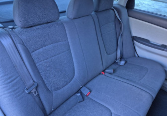 Подержанный автомобиль Kia Cerato Hatchback 2005 года (11 фото)