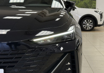 Подержанный автомобиль Changan UNI-V 2024 года (22 фото)