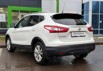 Подержанный автомобиль Nissan Qashqai 2014 года (7 фото)