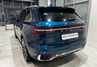 Подержанный автомобиль Geely Monjaro 2024 года (7 фото)