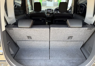 Подержанный автомобиль Mitsubishi Delica D:2 Compactvan 2015 года (17 фото)