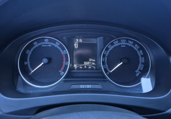 Подержанный автомобиль Skoda Rapid Liftback 2018 года (11 фото)