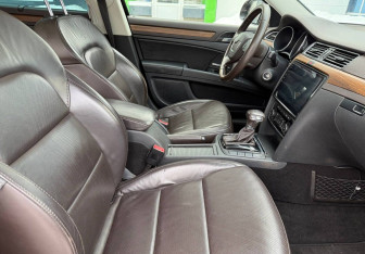 Подержанный автомобиль Skoda Superb Wagon 2012 года (10 фото)