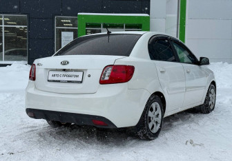 Подержанный автомобиль Kia Rio Sedan 2009 года (5 фото)