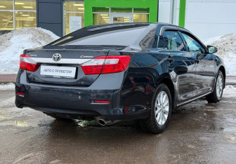 Подержанный автомобиль Toyota Camry Sedan 2012 года (5 фото)