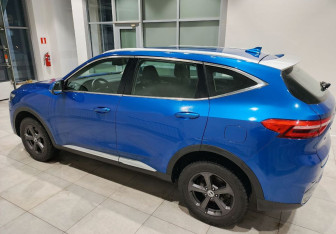 Подержанный автомобиль Haval F7 2021 года (9 фото)