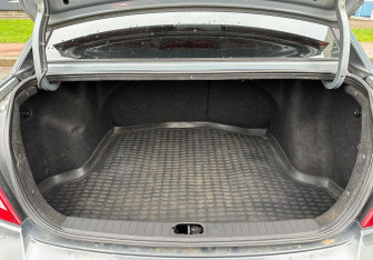 Подержанный автомобиль Hyundai Verna Sedan 2008 года (14 фото)