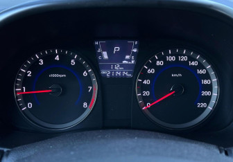 Подержанный автомобиль Hyundai Solaris Sedan 2014 года (12 фото)