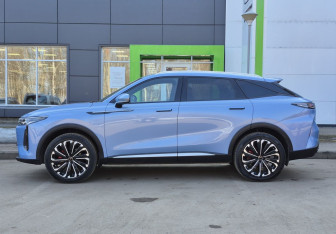 Подержанный автомобиль Exeed RX 2023 года (8 фото)