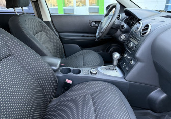 Подержанный автомобиль Nissan Qashqai 2007 года (10 фото)