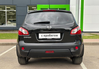 Подержанный автомобиль Nissan Qashqai 2010 года (6 фото)