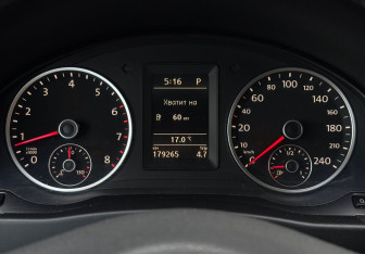 Подержанный автомобиль Volkswagen Tiguan 2011 года (12 фото)