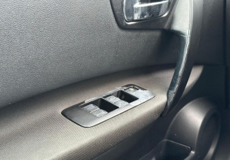 Подержанный автомобиль Nissan Qashqai 2010 года (16 фото)