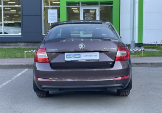 Подержанный автомобиль Skoda Octavia Liftback 2013 года (6 фото)