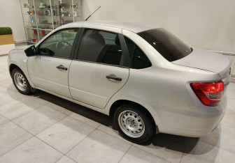Подержанный автомобиль LADA (ВАЗ) Granta Sedan 2019 года (7 фото)