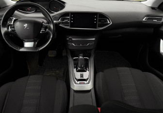 Подержанный автомобиль Peugeot 308 Wagon 2021 года (9 фото)
