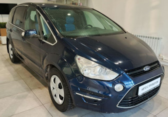 Подержанный автомобиль Ford S-MAX 2011 года (8 фото)