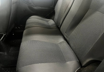 Подержанный автомобиль Chevrolet Niva 2011 года (11 фото)