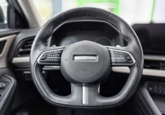 Подержанный автомобиль Haval F7 2022 года (14 фото)