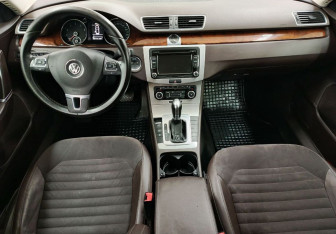 Подержанный автомобиль Volkswagen Passat Wagon 2011 года (12 фото)