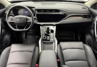 Подержанный автомобиль Geely Atlas Pro 2023 года (11 фото)