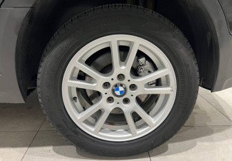 Подержанный автомобиль BMW X3 2007 года (9 фото)