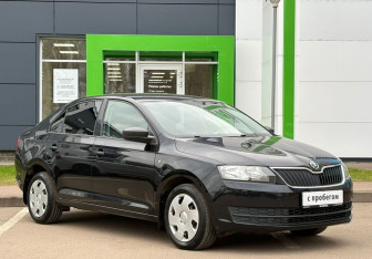 Подержанный автомобиль Skoda Rapid Liftback 2015 года (3 фото)
