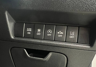 Подержанный автомобиль Suzuki Solio 2017 года (13 фото)