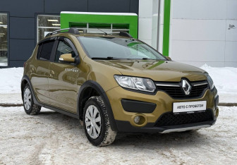 Подержанный автомобиль Renault Sandero 2018 года (3 фото)