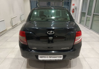 Подержанный автомобиль LADA (ВАЗ) Granta Sedan 2013 года (9 фото)