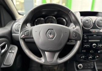Подержанный автомобиль Renault Duster 2017 года (12 фото)