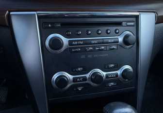Подержанный автомобиль Nissan Teana 2010 года (15 фото)