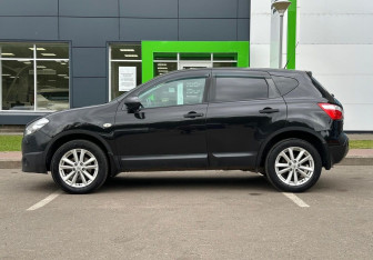 Подержанный автомобиль Nissan Qashqai 2010 года (8 фото)