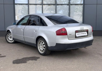 Подержанный автомобиль Audi A6 Sedan 2001 года (7 фото)