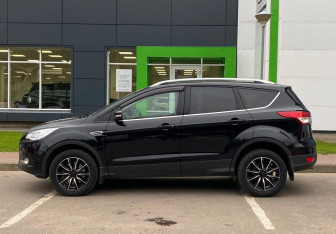 Подержанный автомобиль Ford Kuga 2014 года (8 фото)