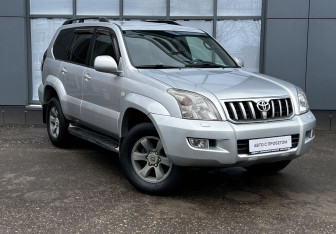 Подержанный автомобиль Toyota Land Cruiser Prado 2007 года (3 фото)